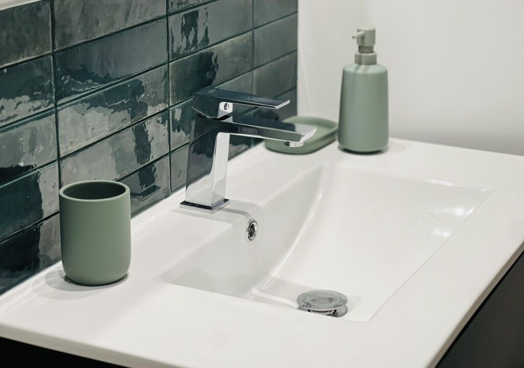 Photo of Others in Valence