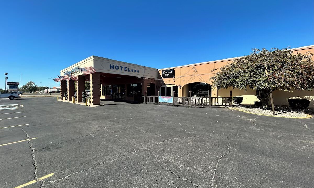 Photo of Outdoor in Mattoon