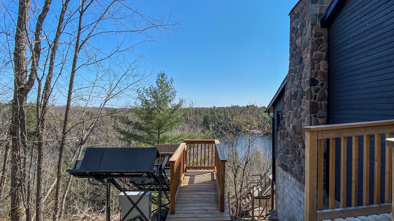 Photo of Patio Balcony in Muskoka Lakes