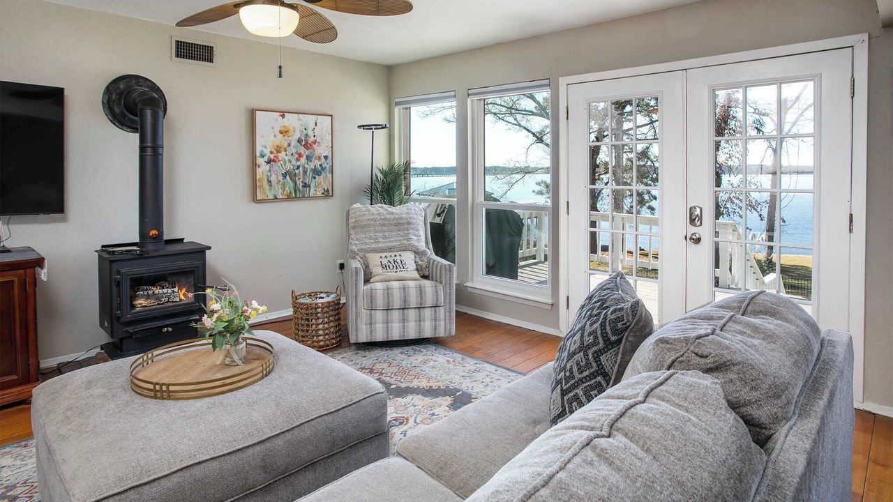 Photo of Livingroom in Flint