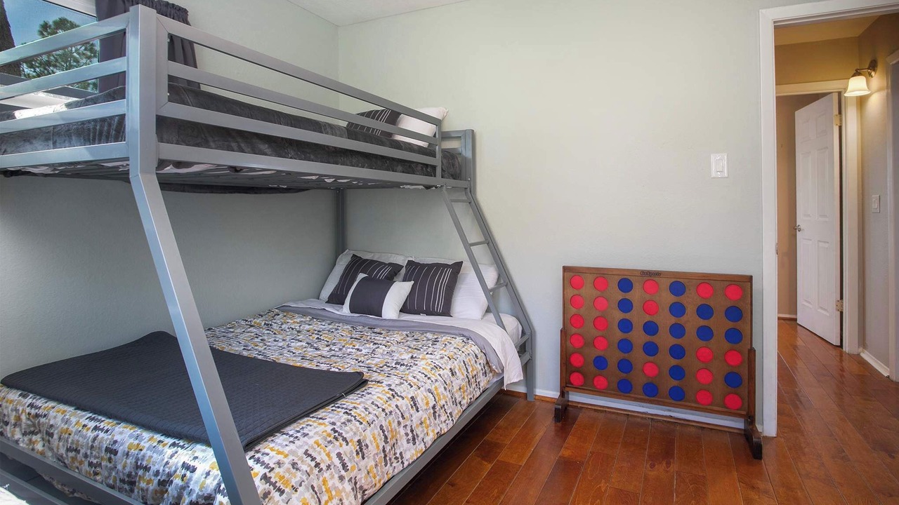 Photo of Bedroom in Flint