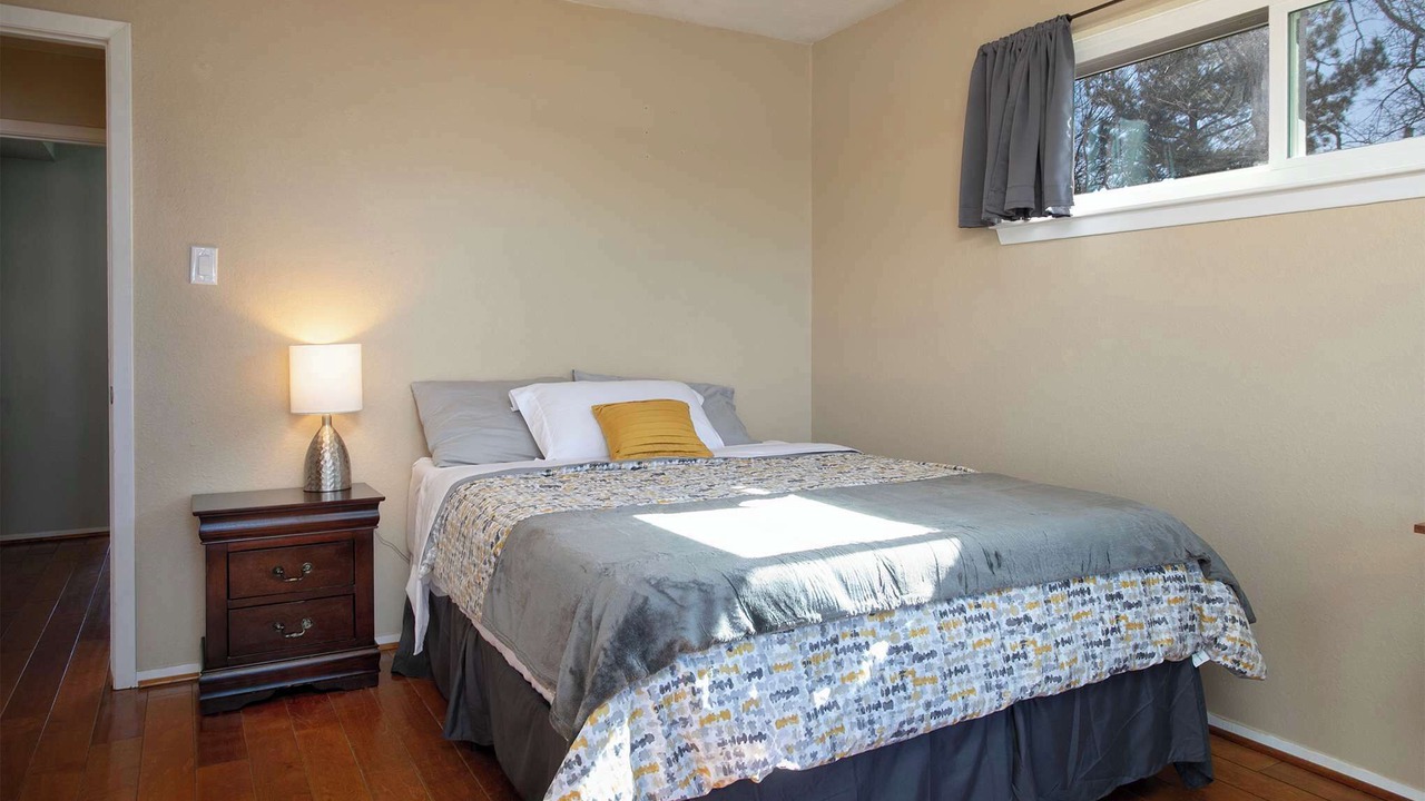 Photo of Bedroom in Flint
