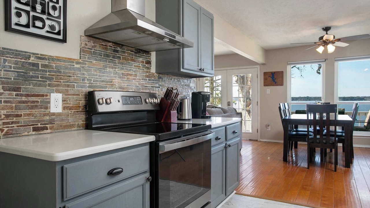 Photo of Kitchen in Flint