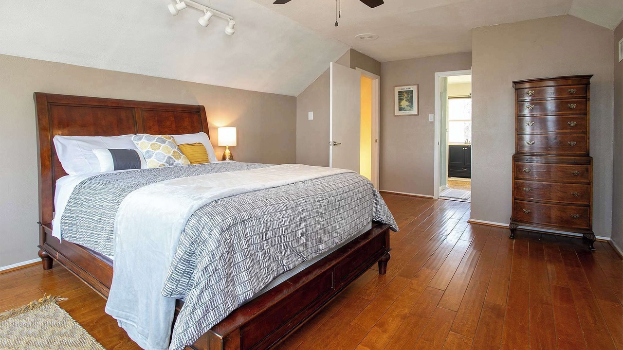 Photo of Bedroom in Flint