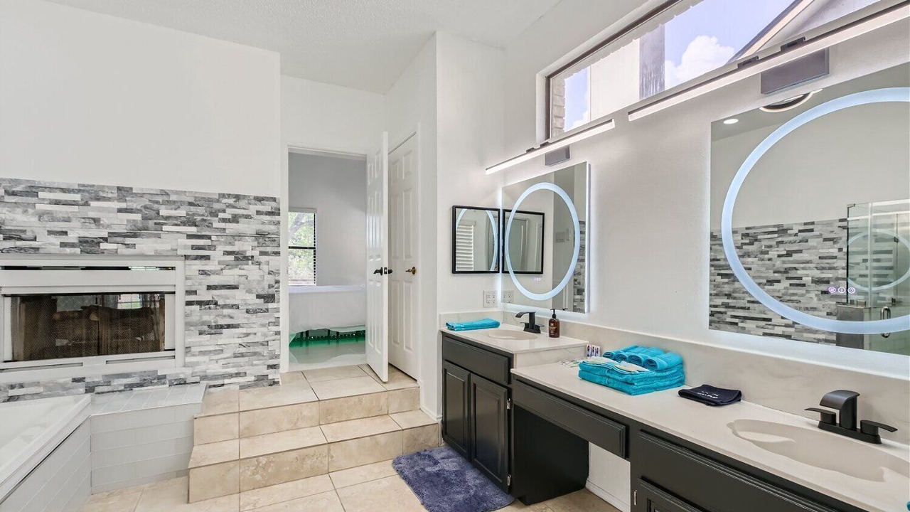 Photo of Bathroom in Crownridge of Texas