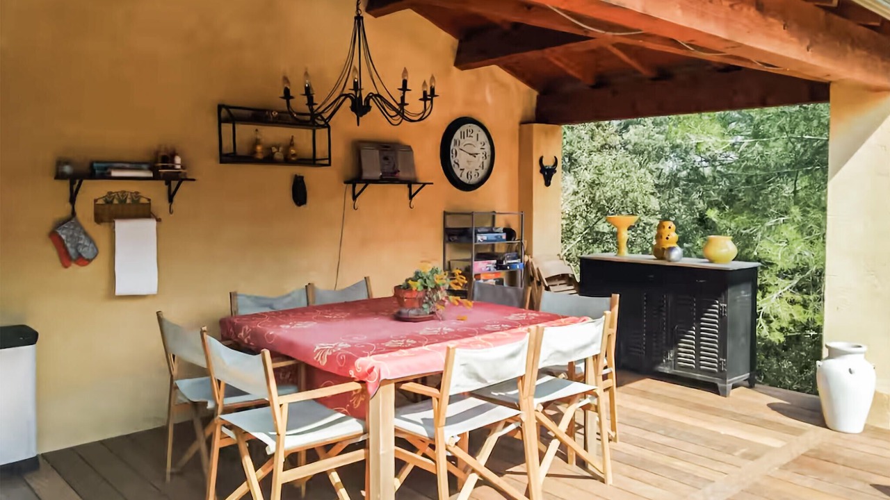 Photo of Others in Collias