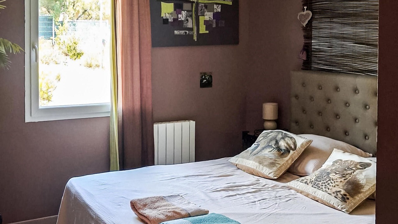 Photo of Others in Collias