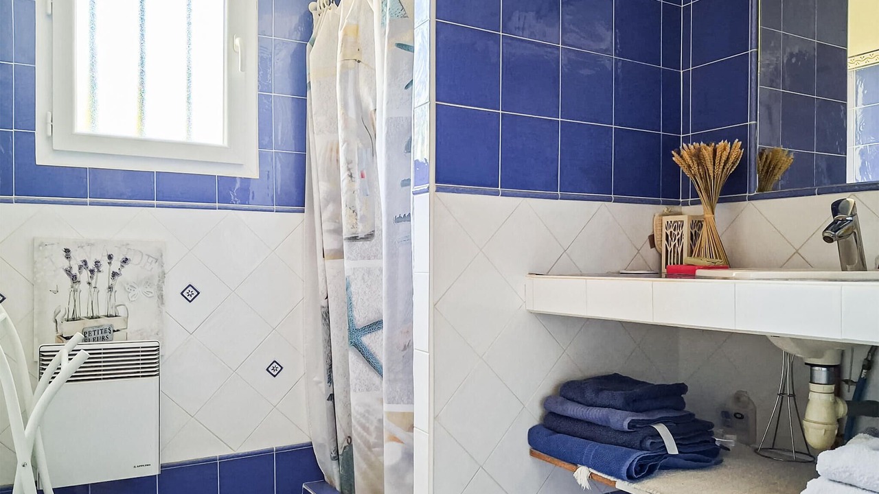 Photo of Bathroom in Collias