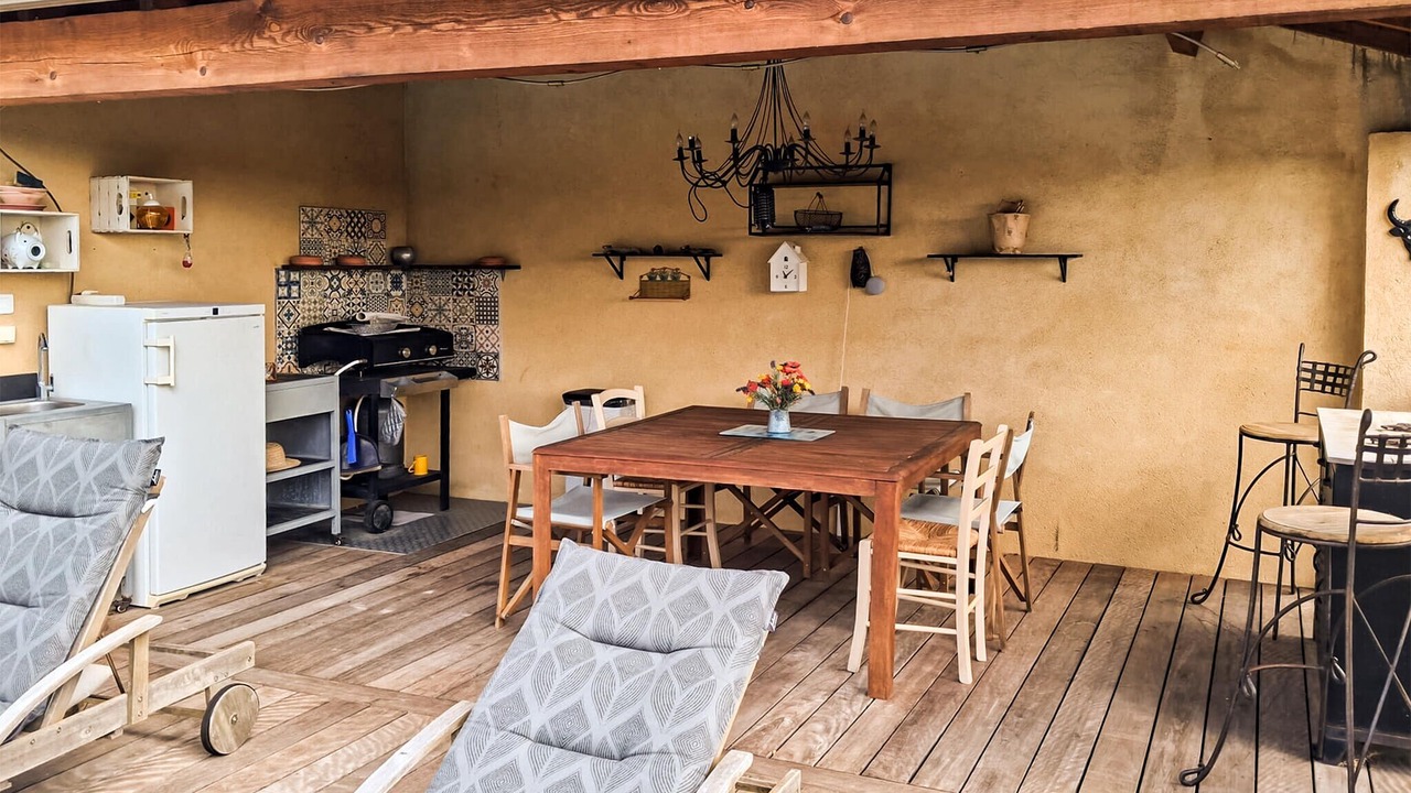 Photo of Others in Collias