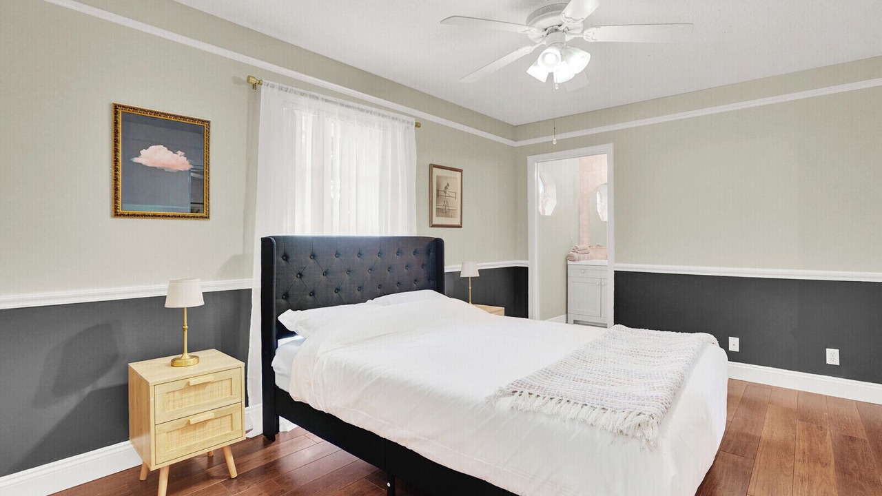Photo of Bedroom in Greenview Shores