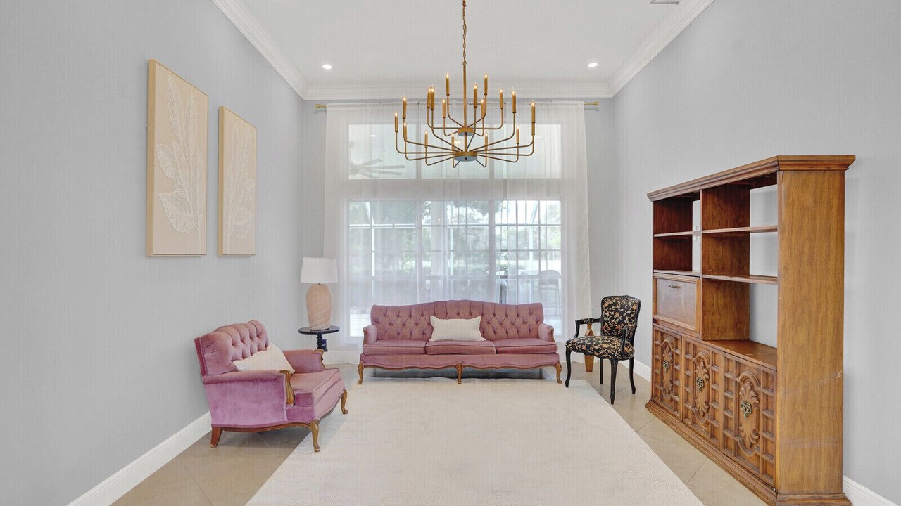Photo of Livingroom in Greenview Shores