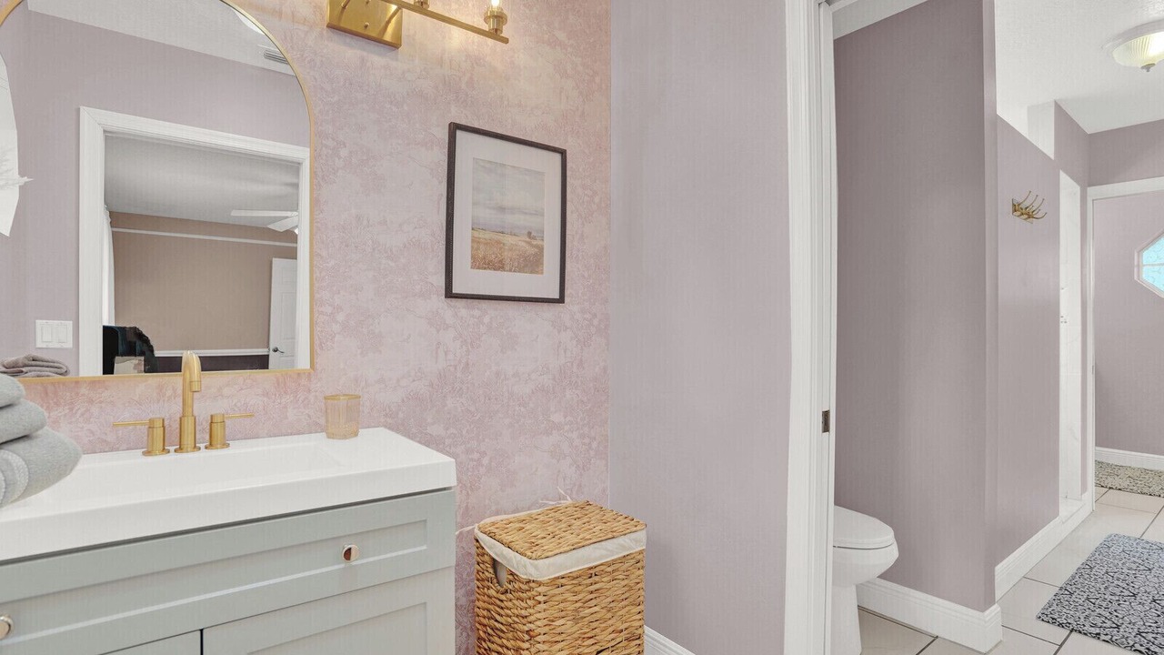 Photo of Bathroom in Greenview Shores