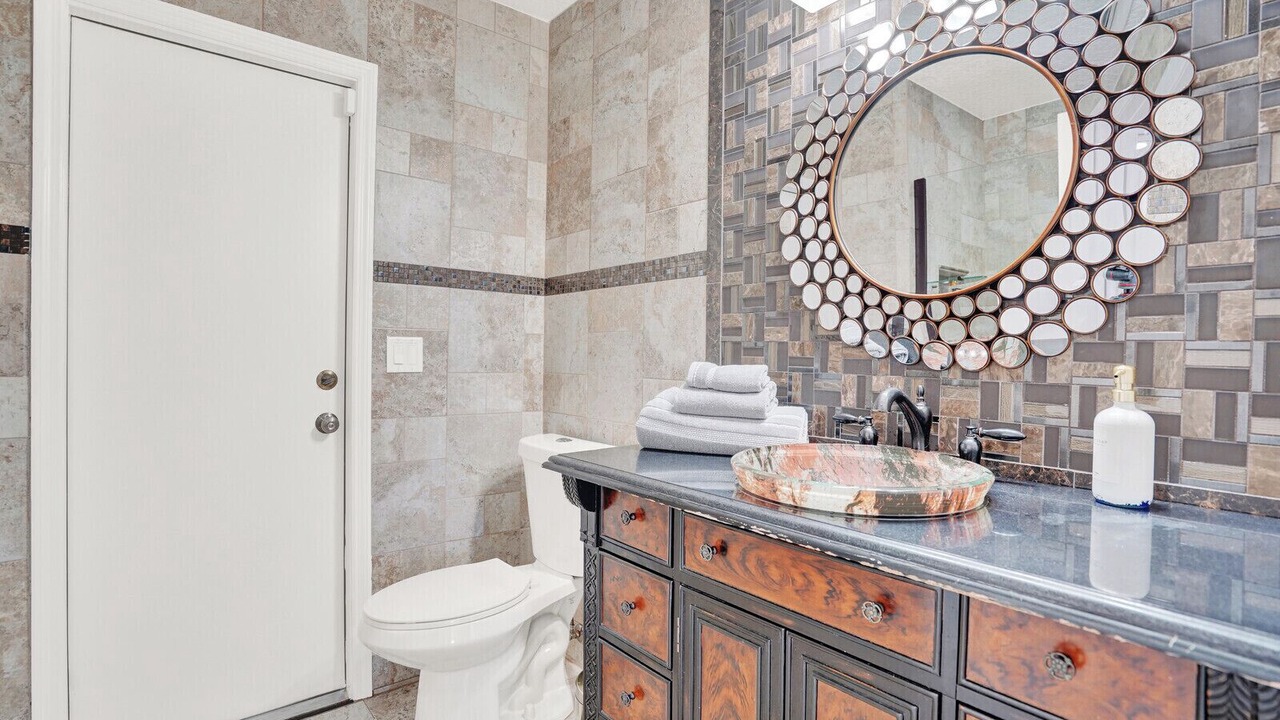 Photo of Bathroom in Greenview Shores