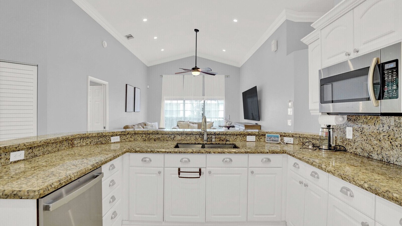 Photo of Kitchen in Greenview Shores