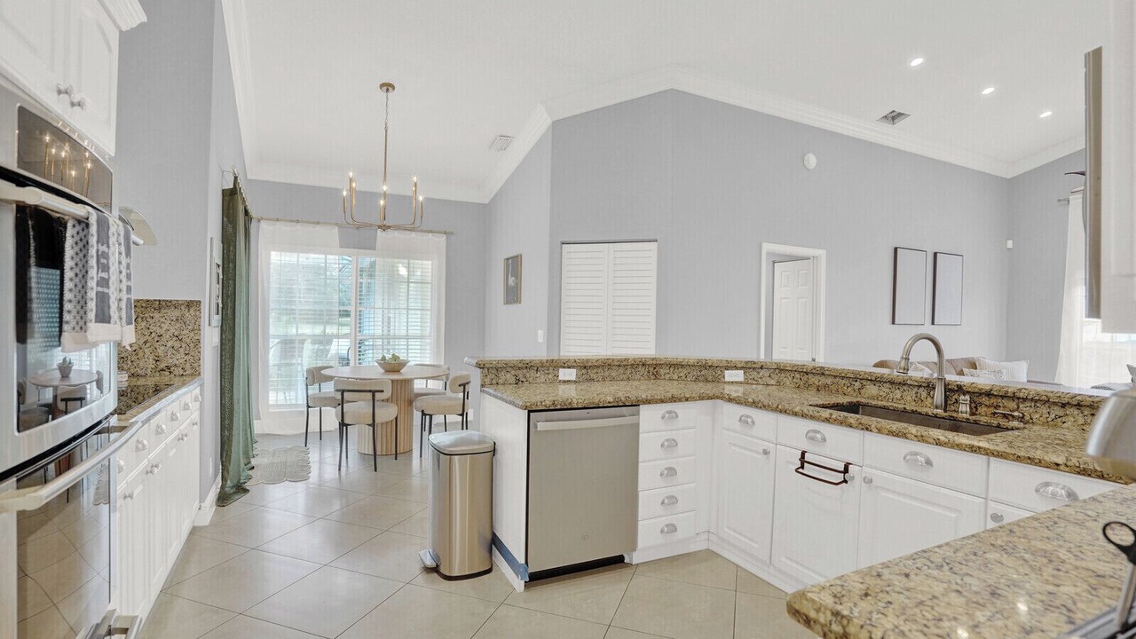 Photo of Kitchen in Greenview Shores
