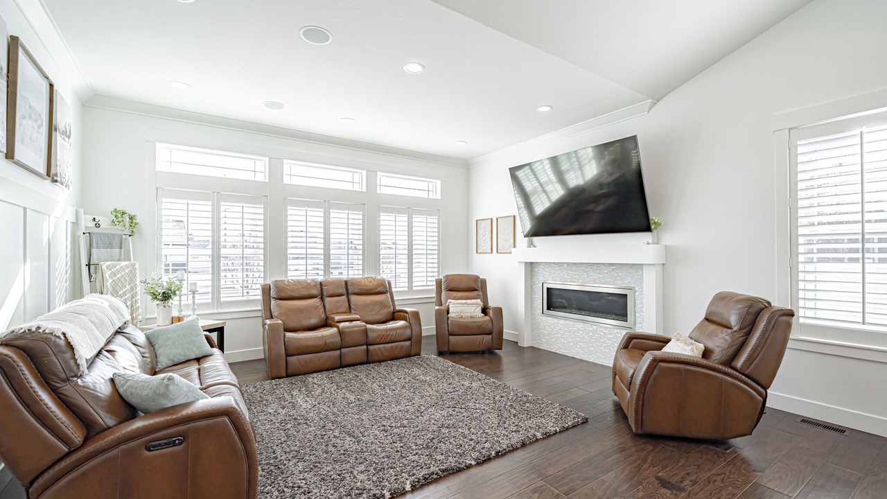 Photo of Livingroom in Ammon