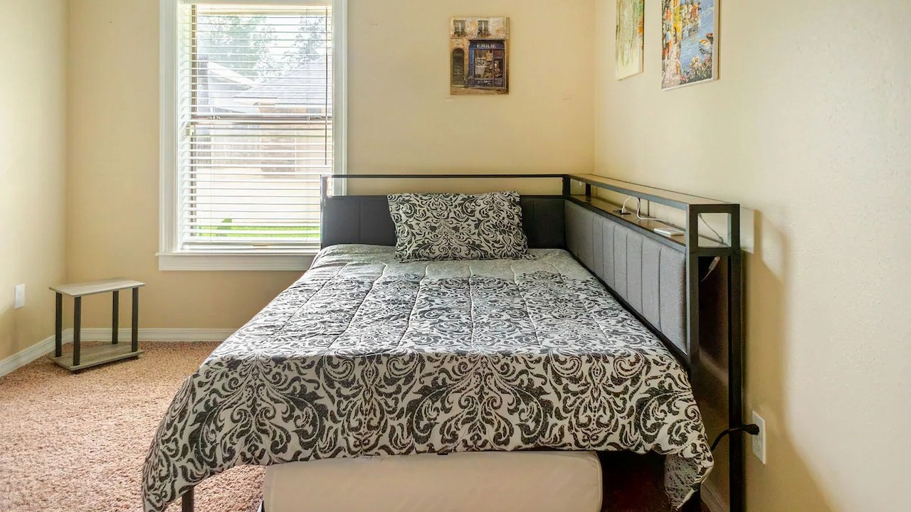 Photo of Bedroom in Shreveport