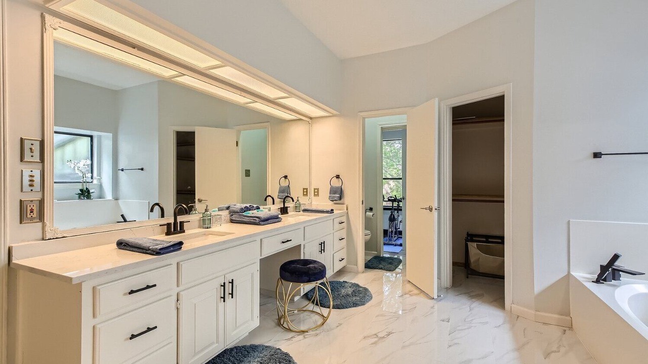 Photo of Bathroom in Crownridge of Texas