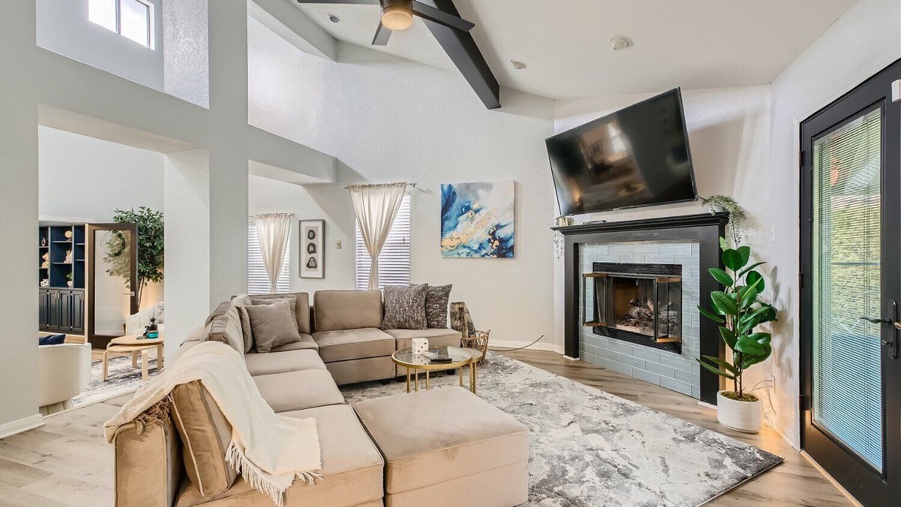 Photo of Livingroom in Crownridge of Texas