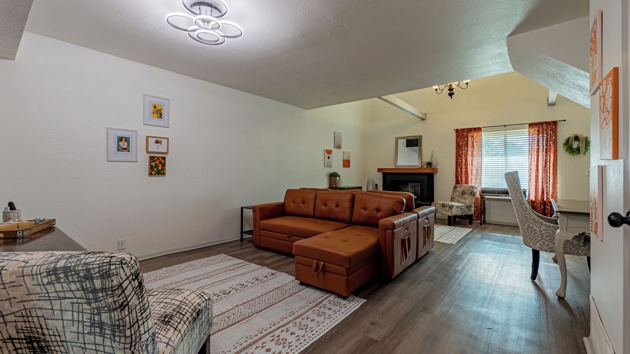 Photo of Livingroom in Oklahoma City