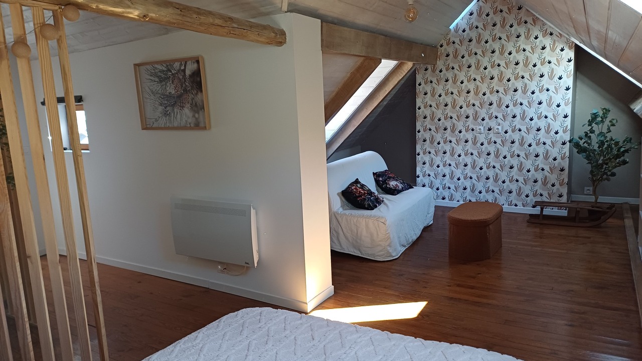 Photo of Bedroom in Campan