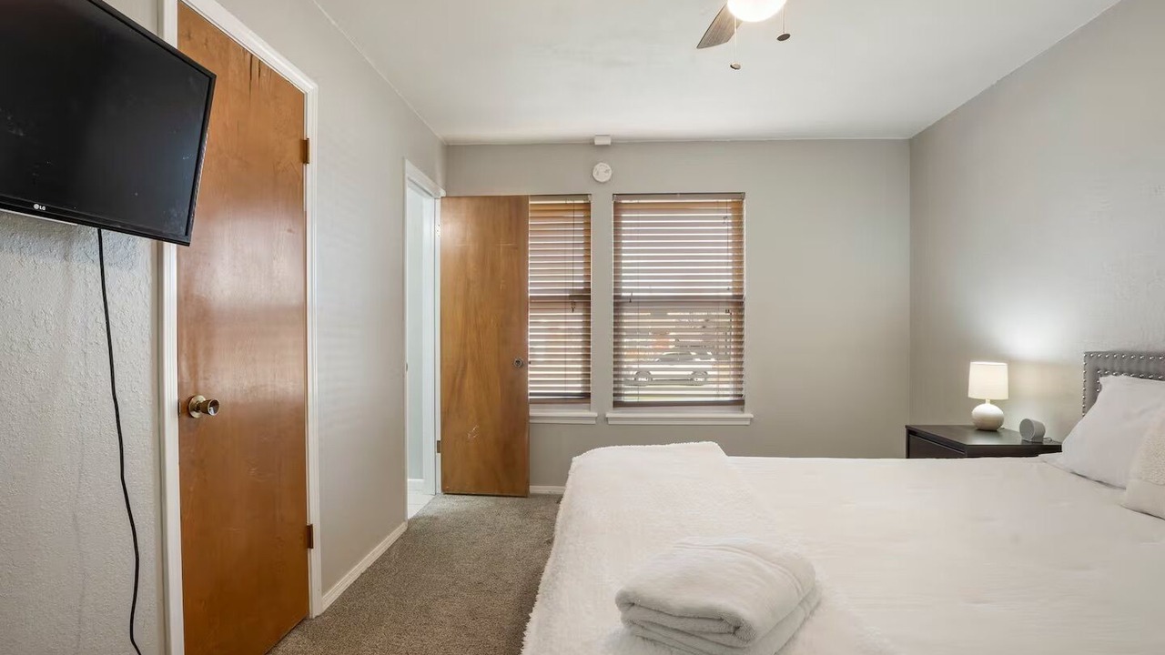 Photo of Bedroom in Broken Arrow