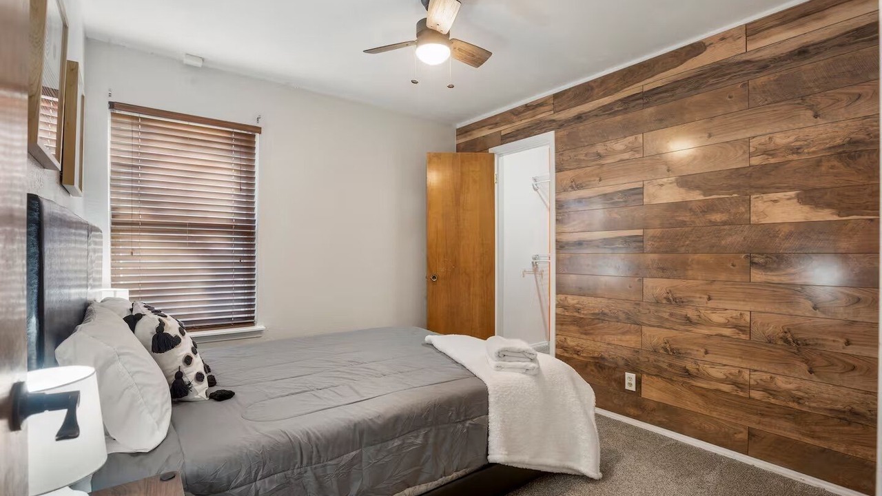 Photo of Bedroom in Broken Arrow