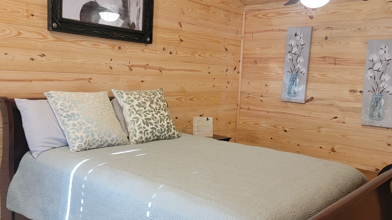 Photo of Bedroom in Dennis