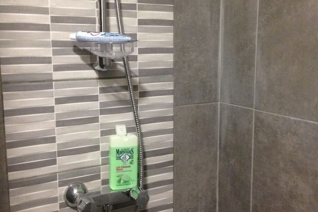 Photo of Bathroom in Caudry