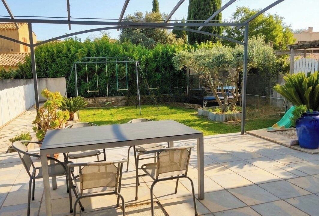 Photo of Outdoor in Tavel