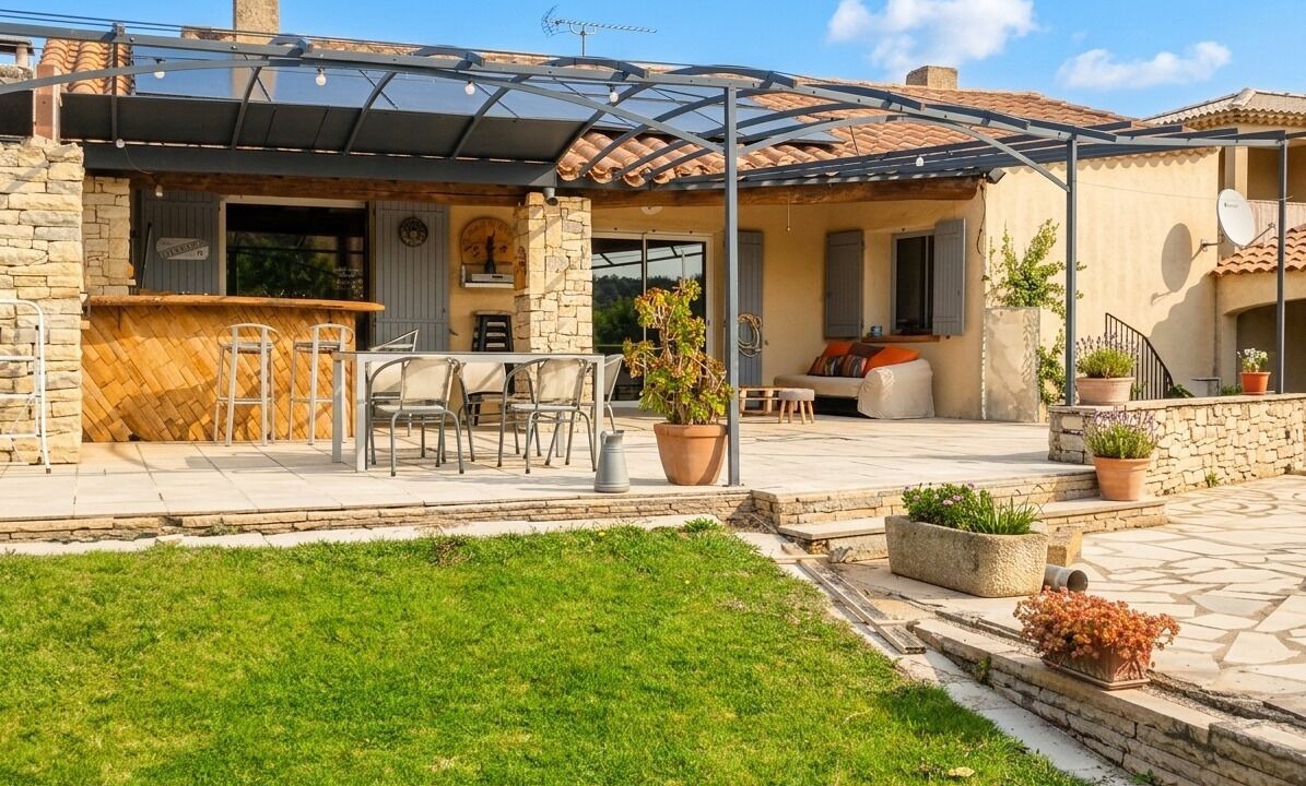 Photo of Outdoor in Tavel