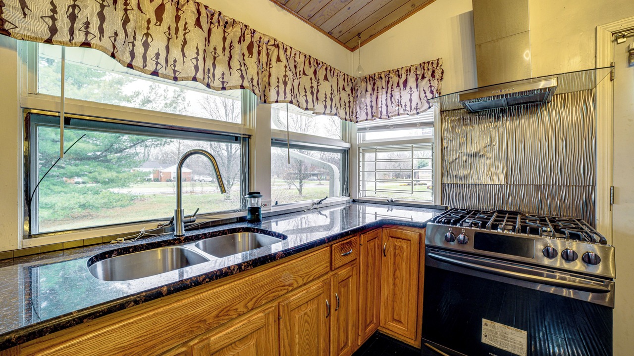 Photo of Kitchen in Olympia Fields