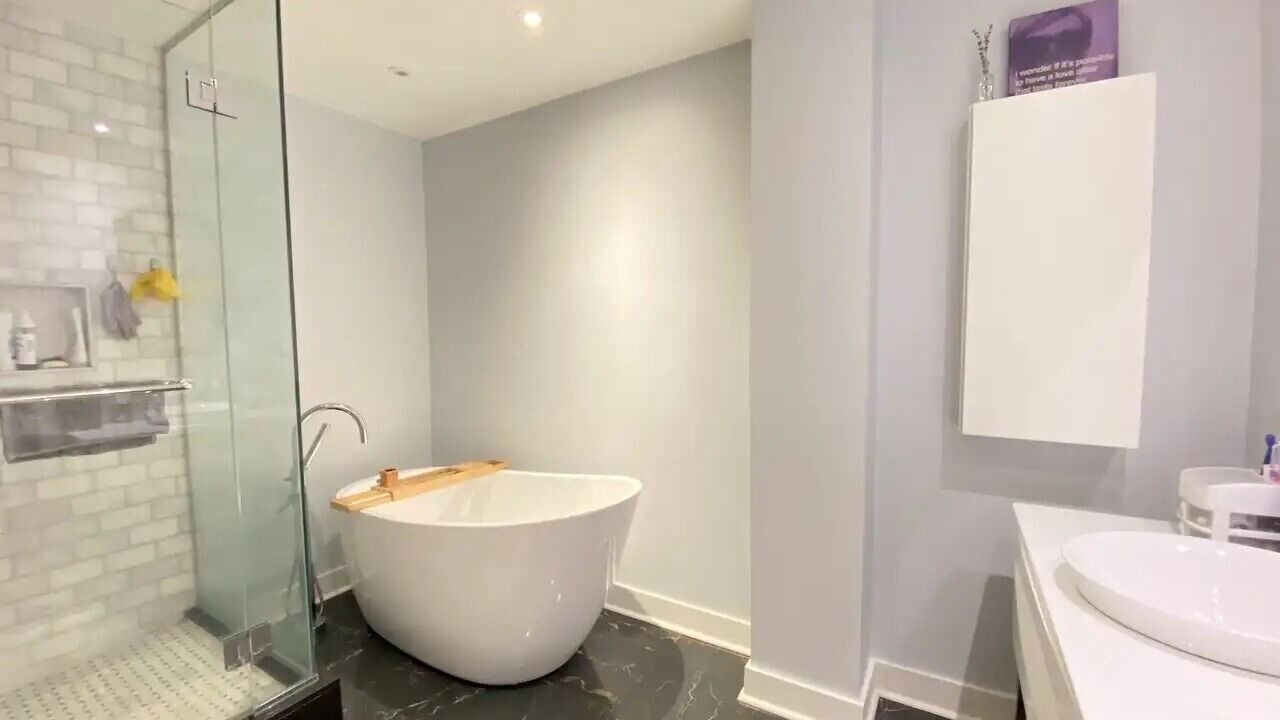 Photo of Bathroom in De Lorimier