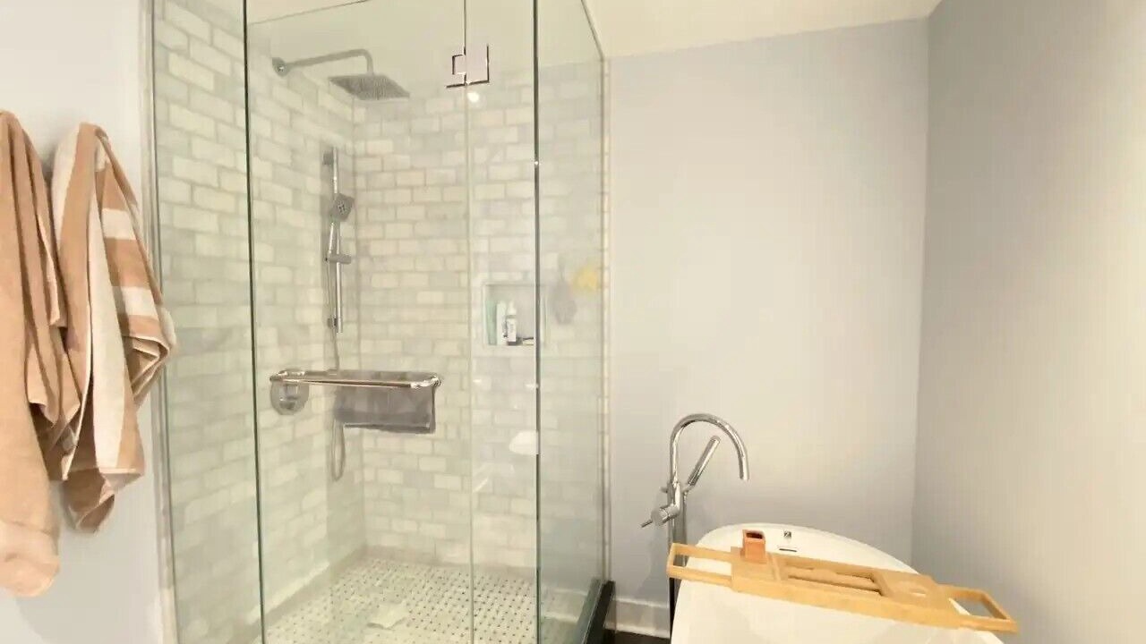 Photo of Bathroom in De Lorimier