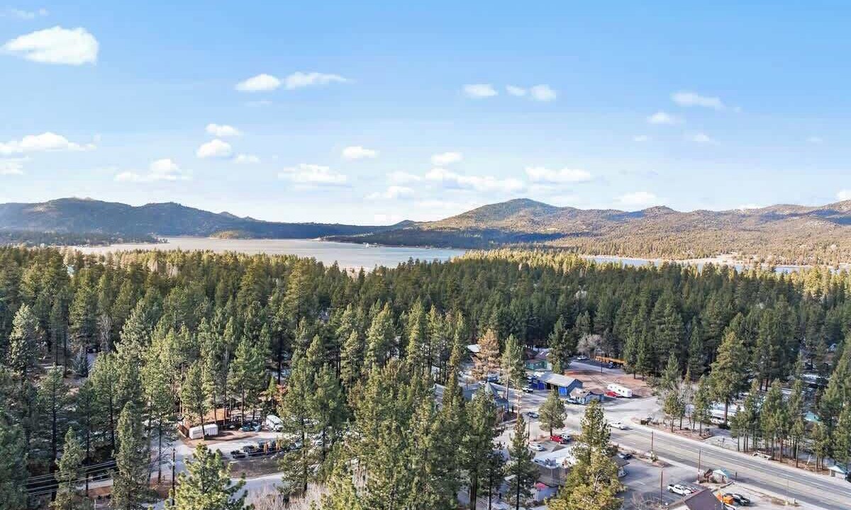 Photo of Outdoor in Summit Estates