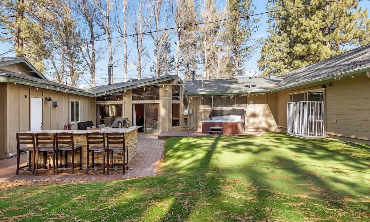 Photo of Outdoor in Summit Estates