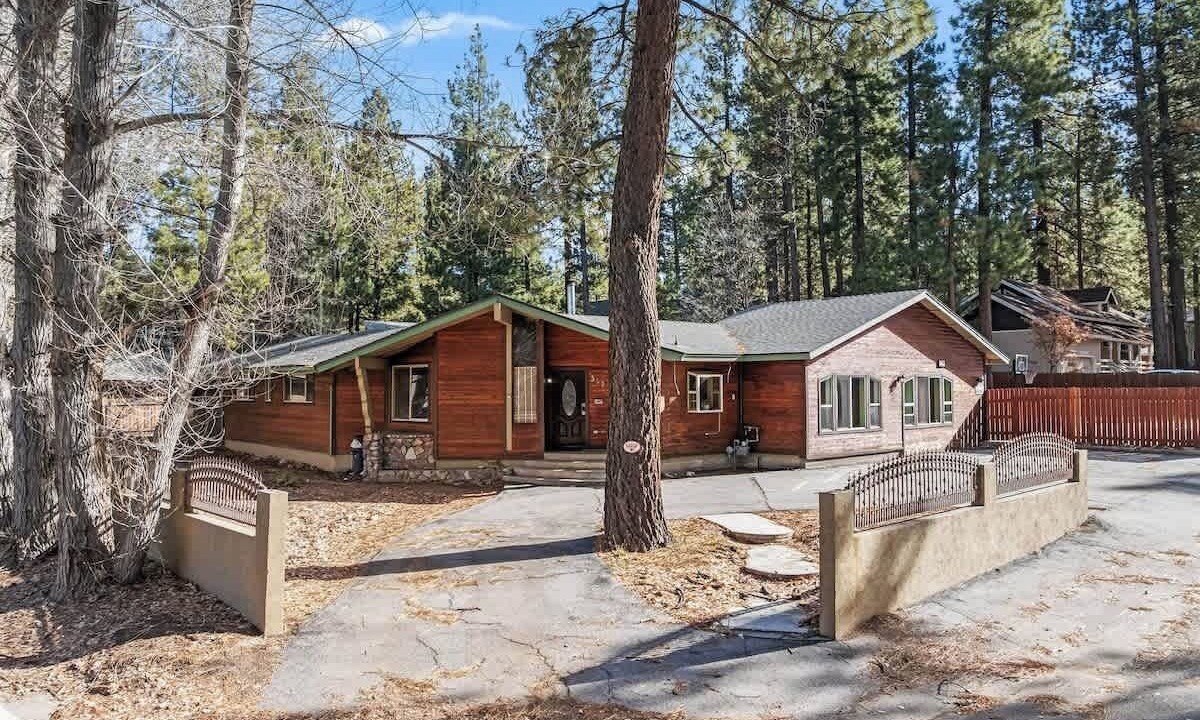 Photo of Outdoor in Summit Estates