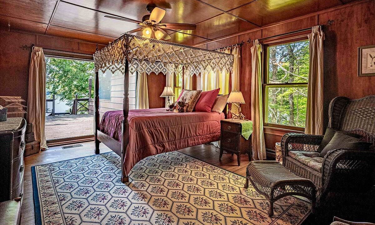Photo of Bedroom in Inlet