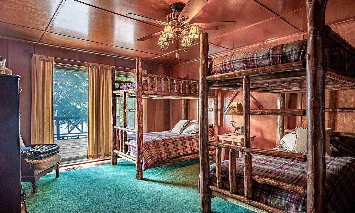 Photo of Bedroom in Inlet