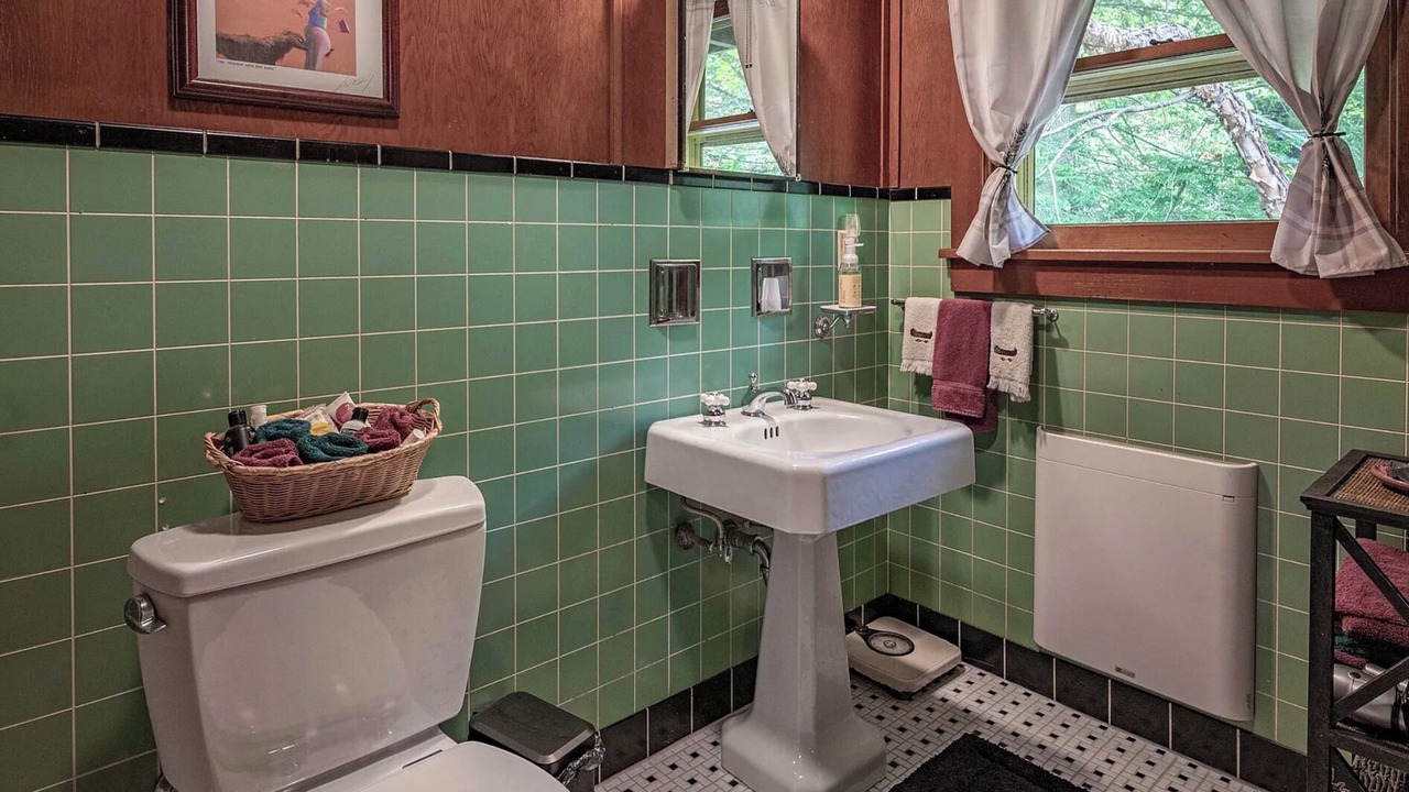 Photo of Bathroom in Inlet