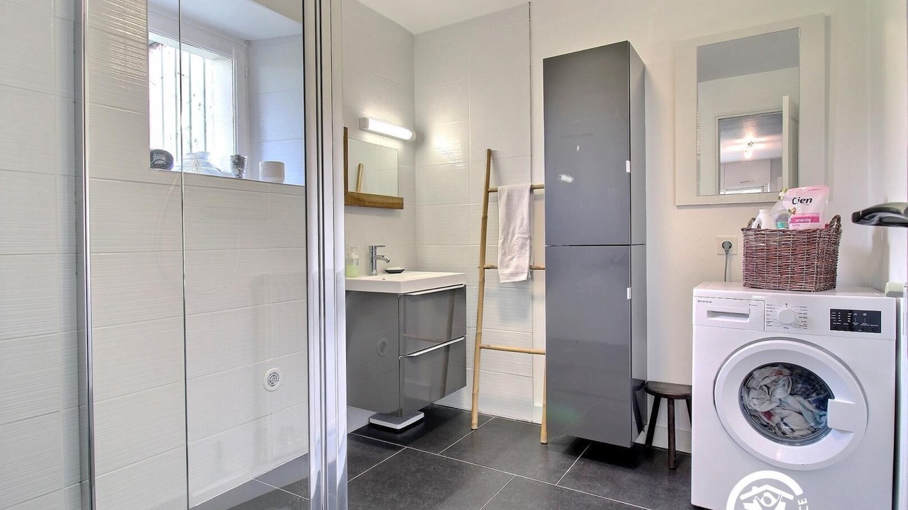 Photo of Others in Serent