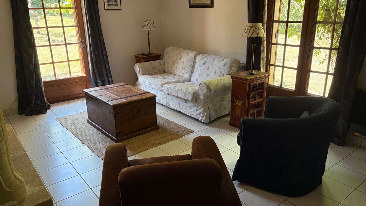 Photo of Livingroom in Saint-Chamassy