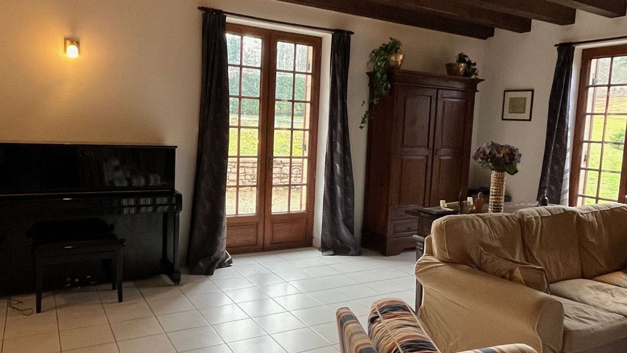 Photo of Livingroom in Saint-Chamassy