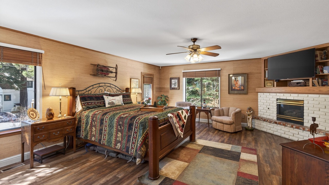 Photo of Livingroom in Tahoe Pines