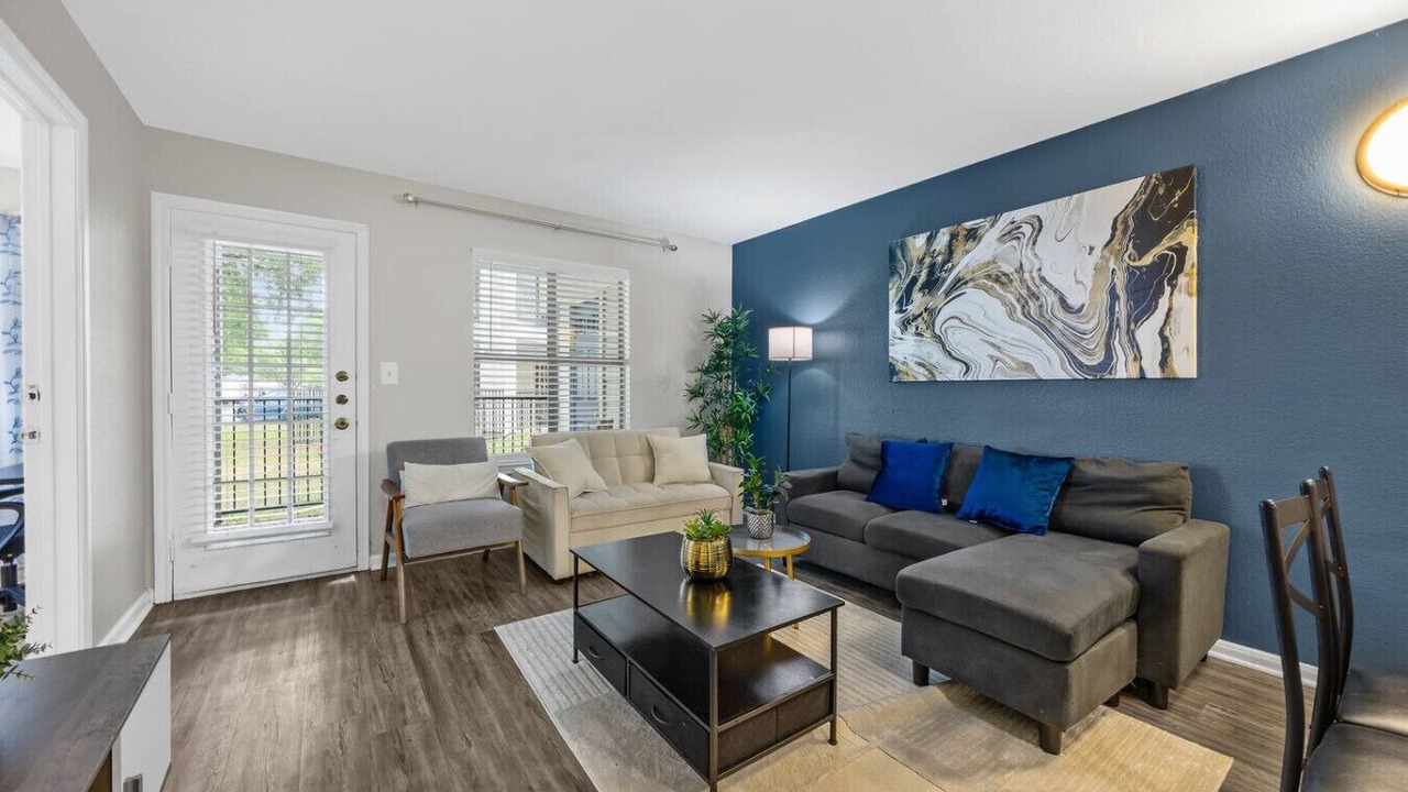 Photo of Livingroom in Pleasant Valley