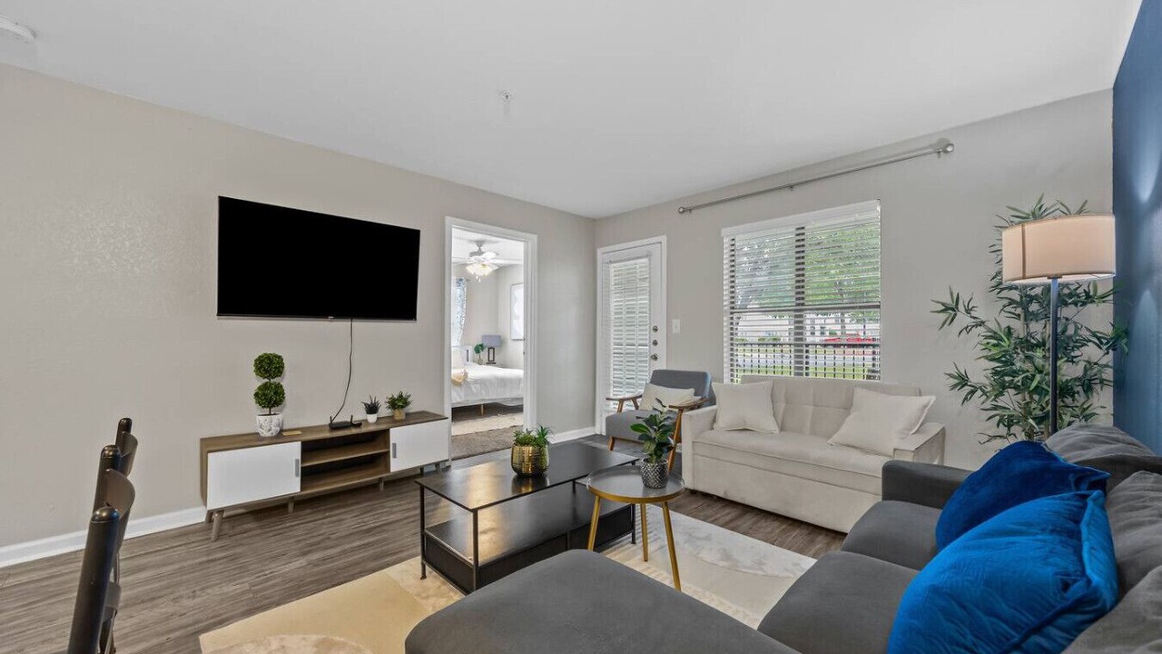 Photo of Livingroom in Pleasant Valley