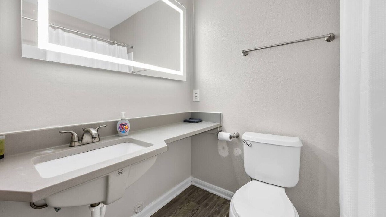 Photo of Bathroom in Pleasant Valley