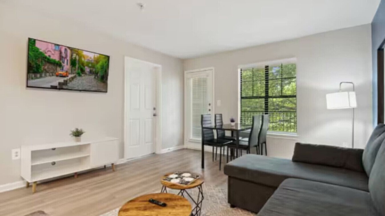 Photo of Livingroom in Pleasant Valley