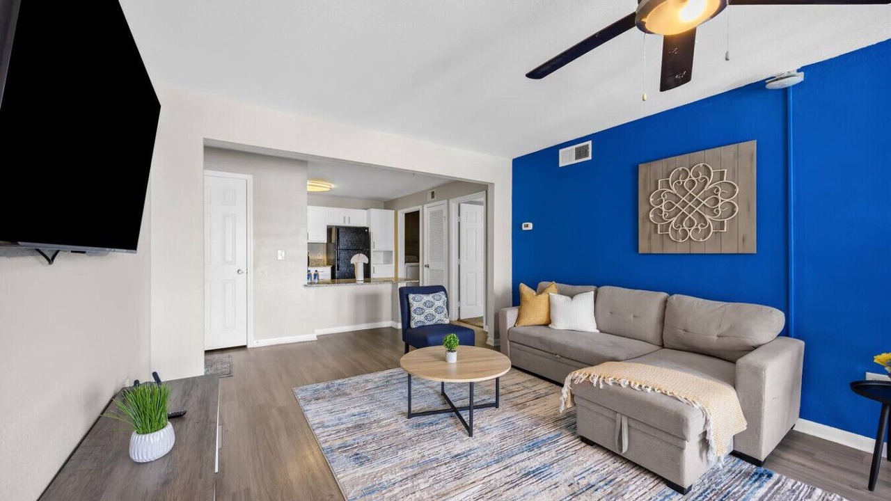 Photo of Livingroom in Pleasant Valley