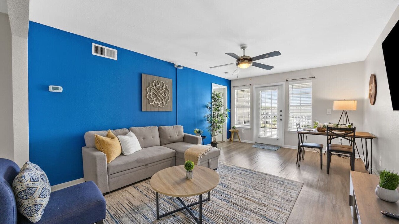 Photo of Livingroom in Pleasant Valley